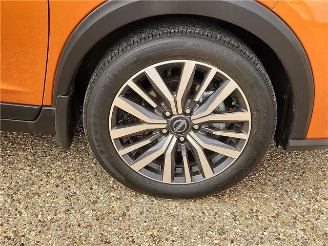 Used 2023 Monarch Orange Metallic Super Black Nissan SV image 6