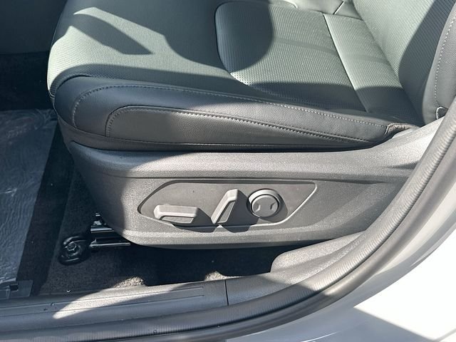 Used 2026 Wolf Gray Kia EX image 18