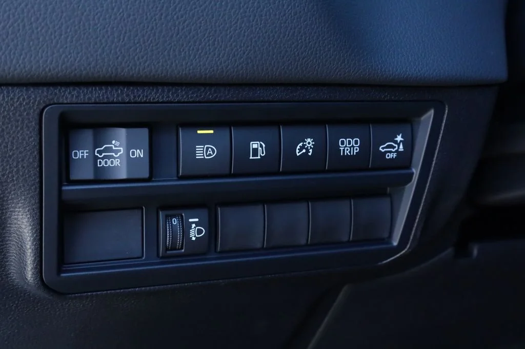 2026 Toyota Tundra Limited - Photo 21
