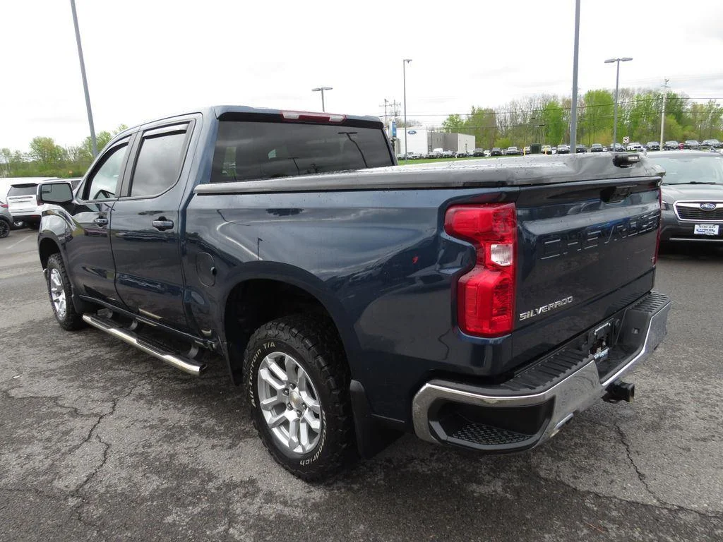 Used 2022 Blue Metallic Chevrolet LT image 9