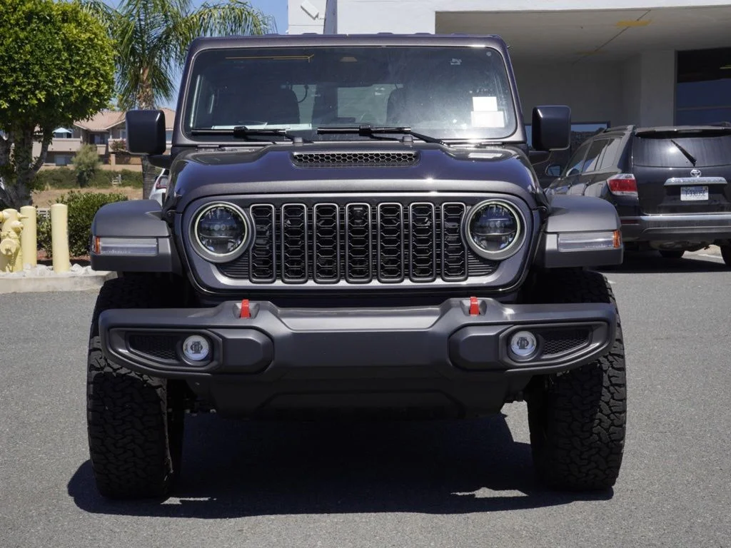 New 2026 Granite Crystal Metallic Clear-Coat Exterior Paint Jeep Rubicon image 8