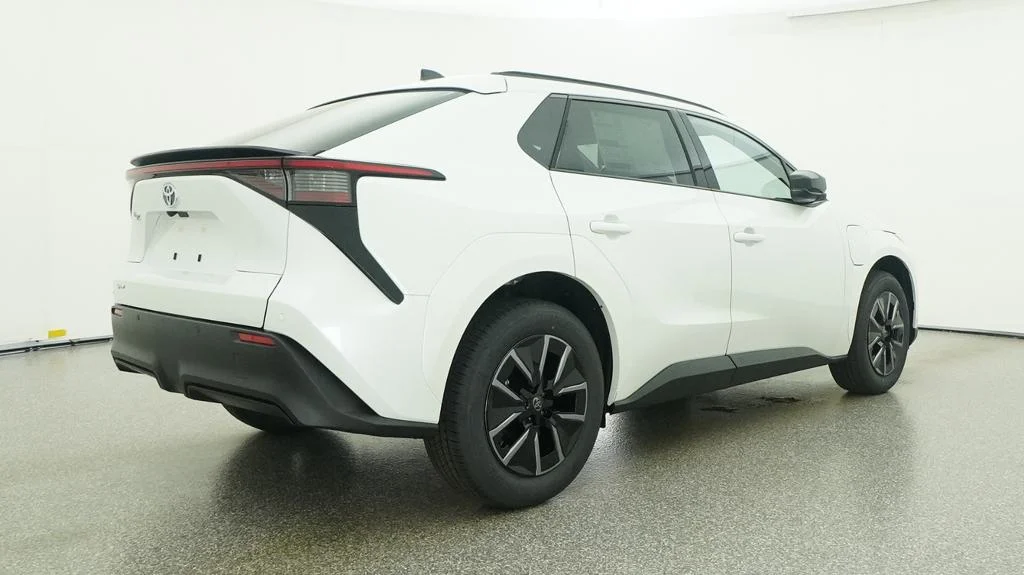 New 2026 Wind Chill Pearl Toyota XLE image 44