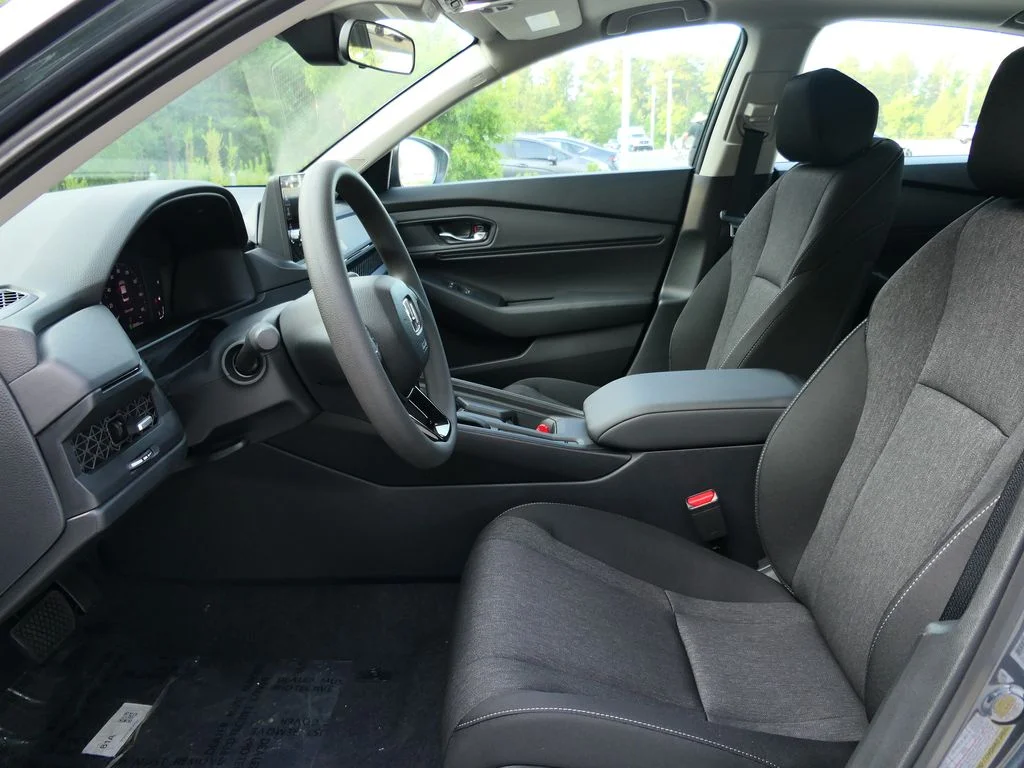 New 2026 Meteorite Gray Metallic Honda SE image 13
