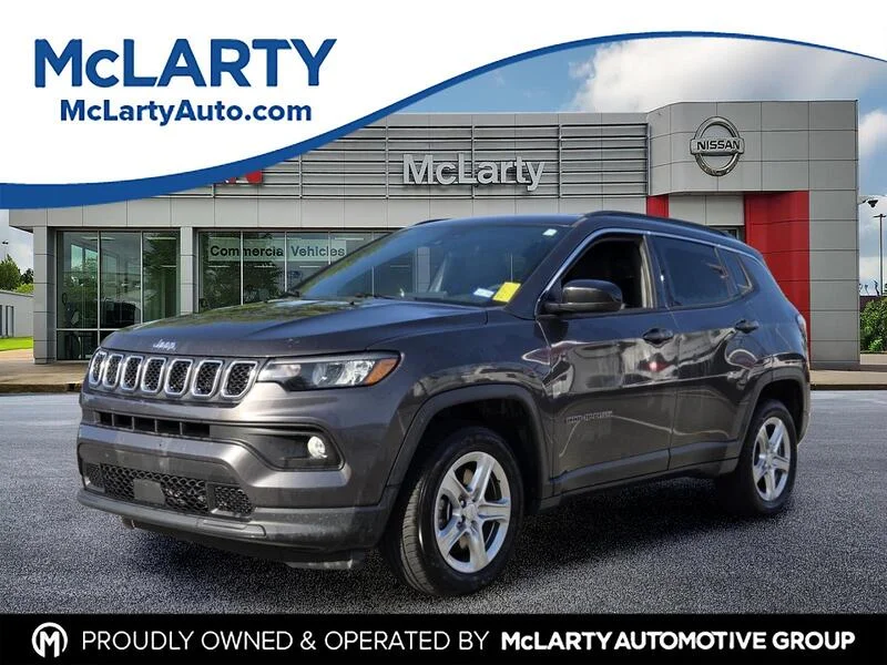 Used 2024 Baltic Gray Metallic Clearcoat JEEP LATITUDE 4X4 image 1