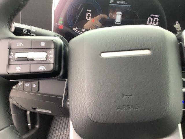 New 2026 White Hyundai SE image 20