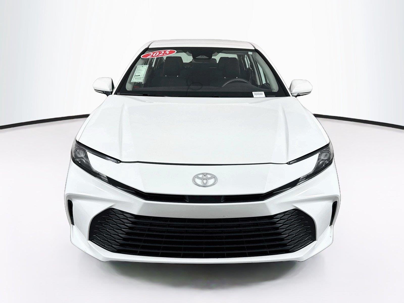 Used 2025 Ice Cap Toyota LE image 8