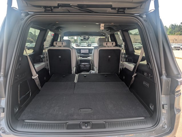 New 2026 Baltic-Gray Metallic Clear-Coat Exterior Paint Jeep Limited Altitude image 10