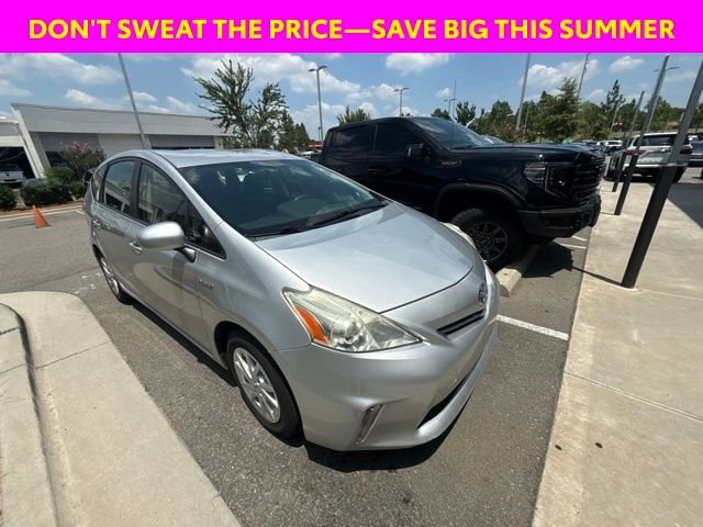 Used 2014 Silver Toyota Three image 7