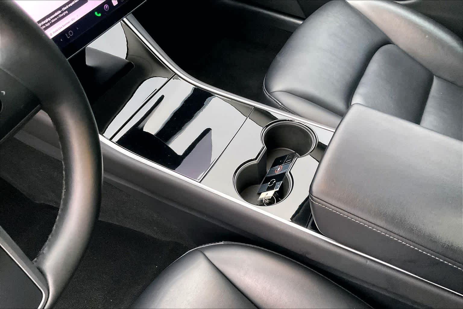 Used 2018 Deep Blue Metallic Tesla Long Range Battery image 12