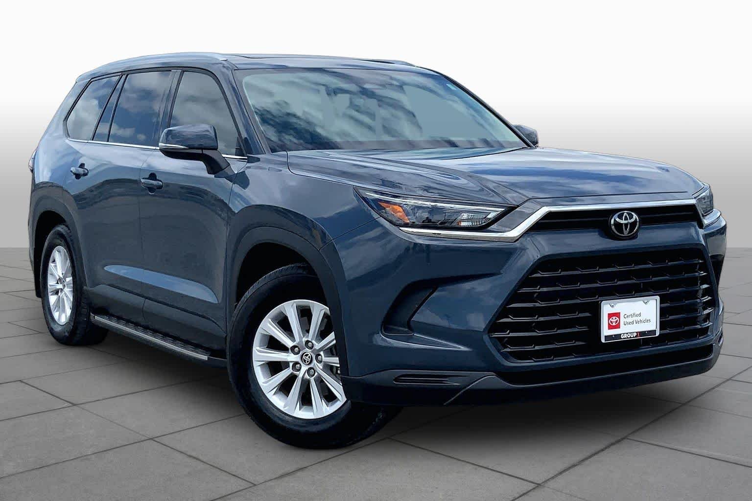 Used 2025 Storm Cloud Toyota XLE image 3