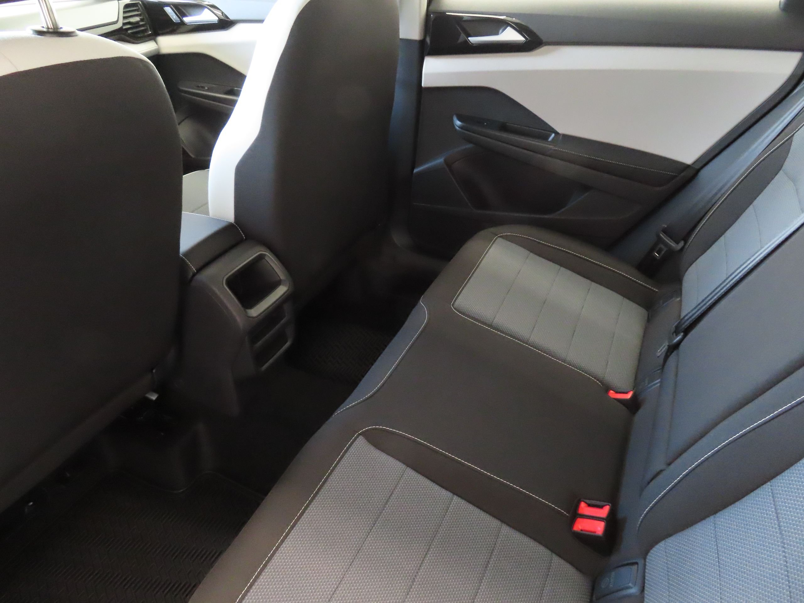 New 2026 Black Volkswagen 1.5T S image 18