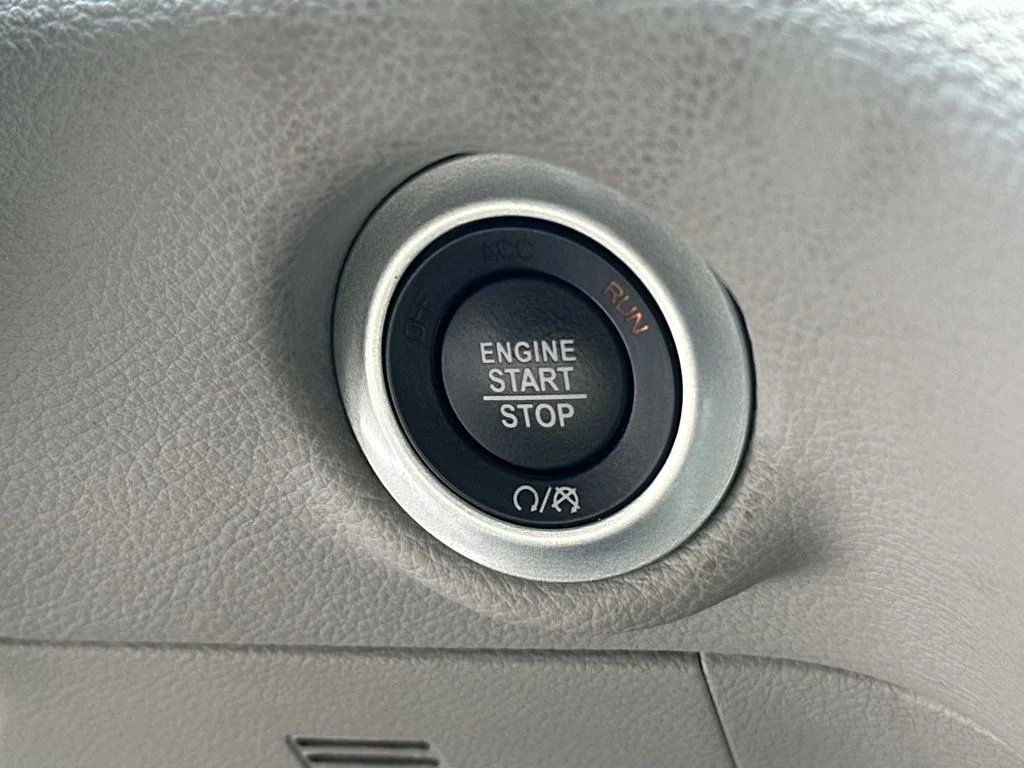 Used 2023 Silver Chrysler Touring L image 25