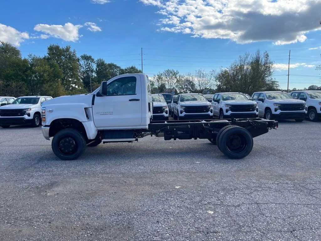 Used 2024  Chevrolet  image 7