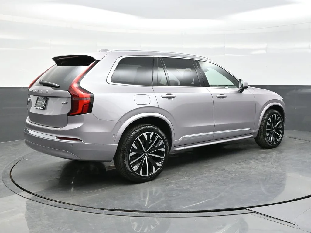 New 2026 Aurora Silver Volvo Plus image 7