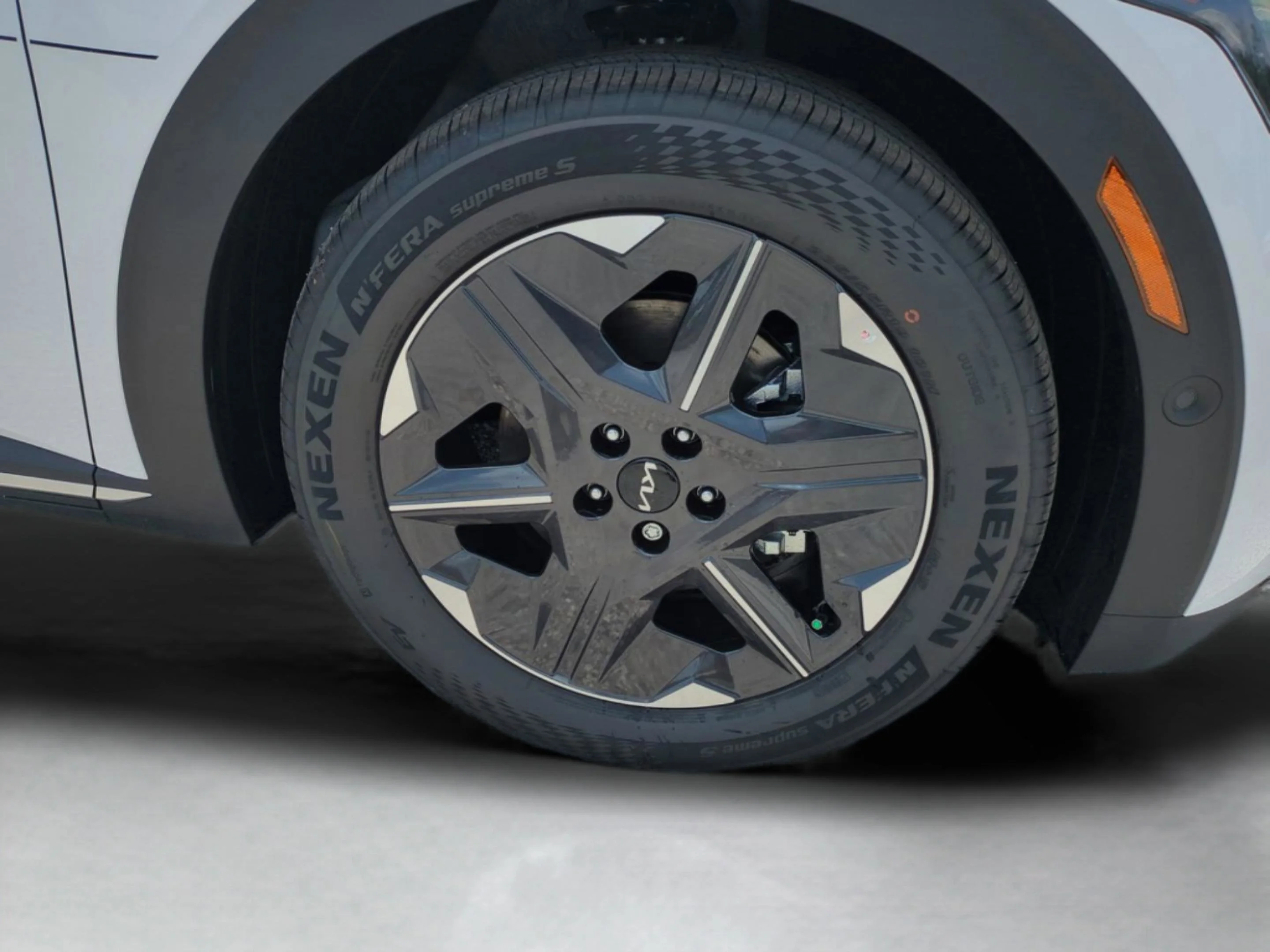 2025 Kia EV6 Light L/R - Photo 19