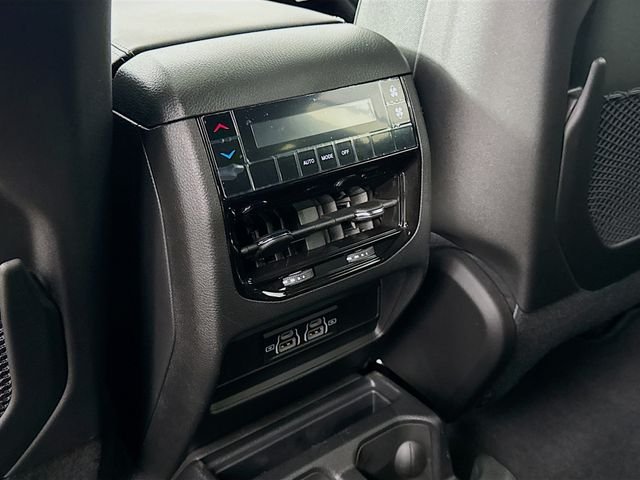 New 2025 Baltic Gray Metallic Clear-Coat Exterior Paint Jeep Laredo image 24
