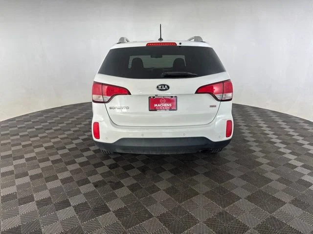 Used 2015 White Kia LX image 6