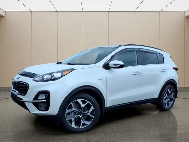 Used 2022 White Kia EX image 2
