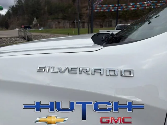 Used 2025 Summit White Chevrolet LT image 16