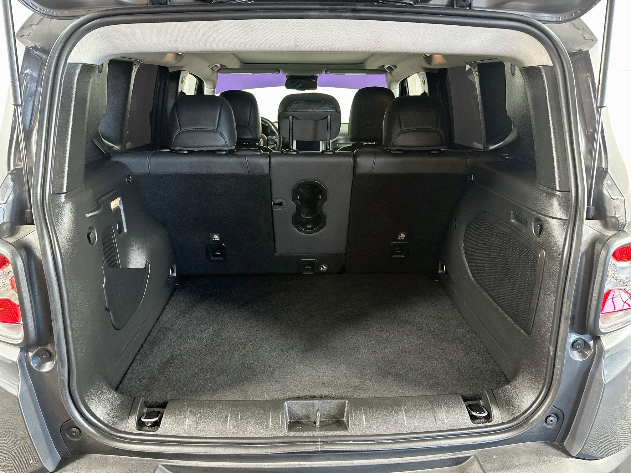 Used 2022 Graphite Gray Jeep Trailhawk image 25