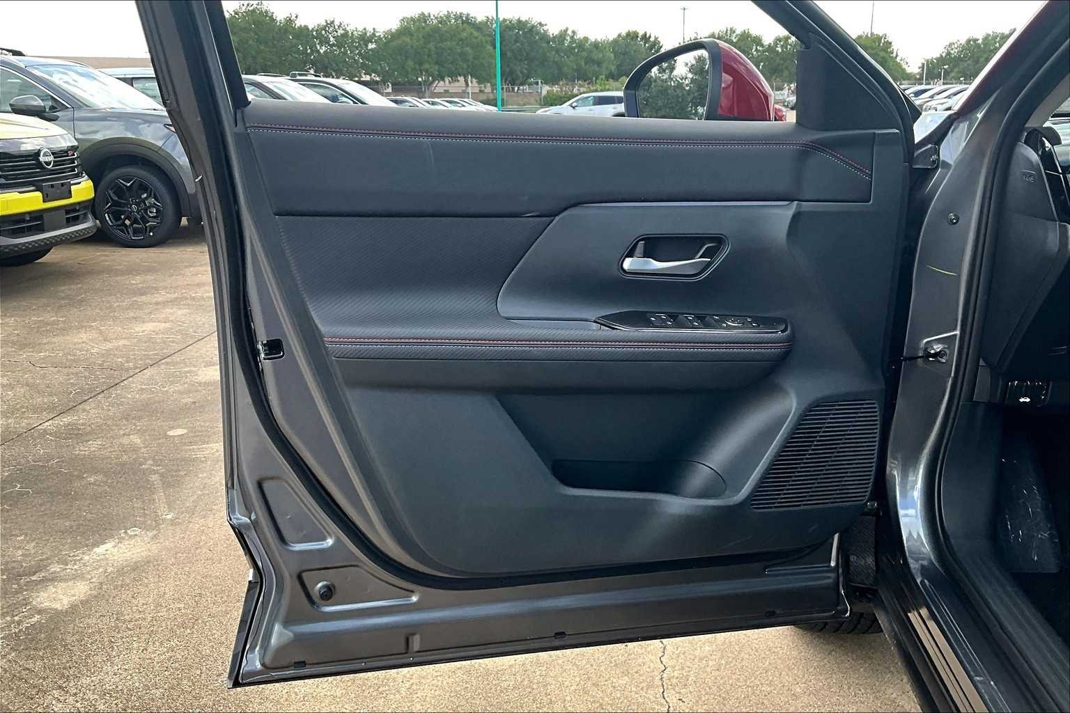 2025 Nissan Kicks SR - Photo 16