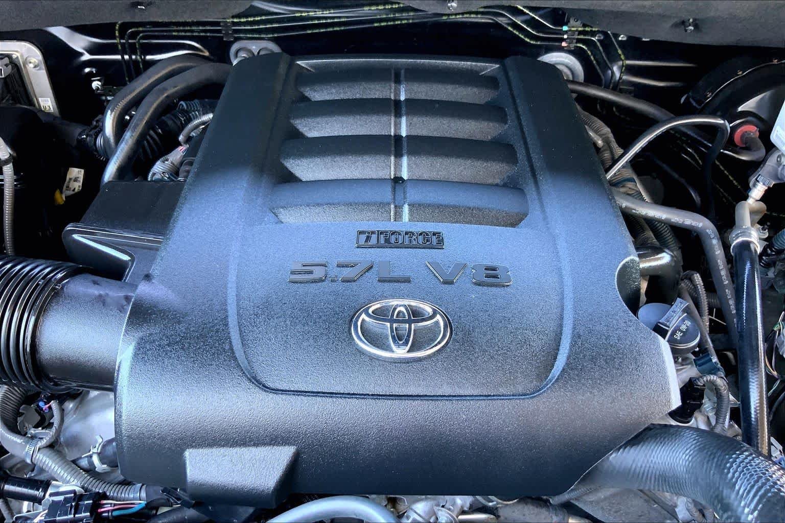 Used 2021 Midnight Black Metallic Toyota SR5 image 32