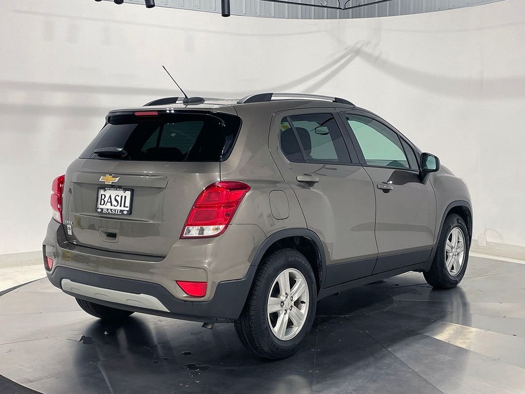 Used 2021 Gray Chevrolet LT image 11