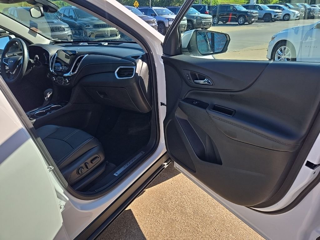 Used 2023 White Chevrolet Premier image 71