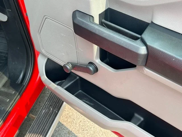 Used 2017 Red Ford XL image 33