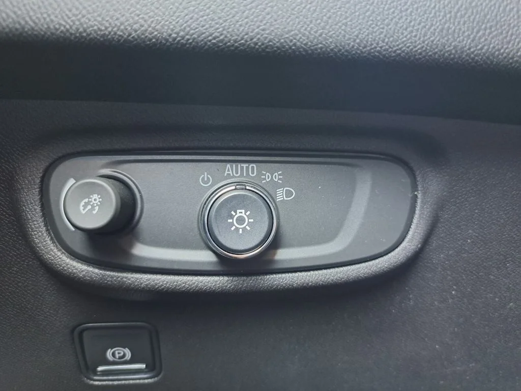 Used 2023 Silver GMC SLE image 16