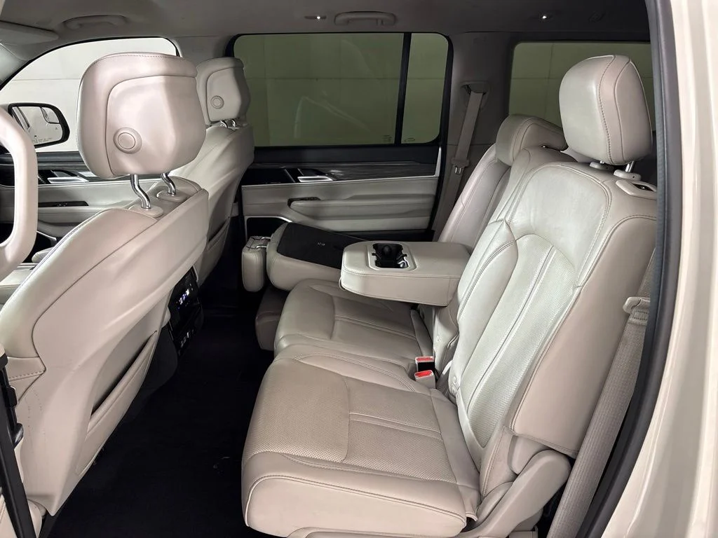 Used 2022 White Jeep Series II image 26