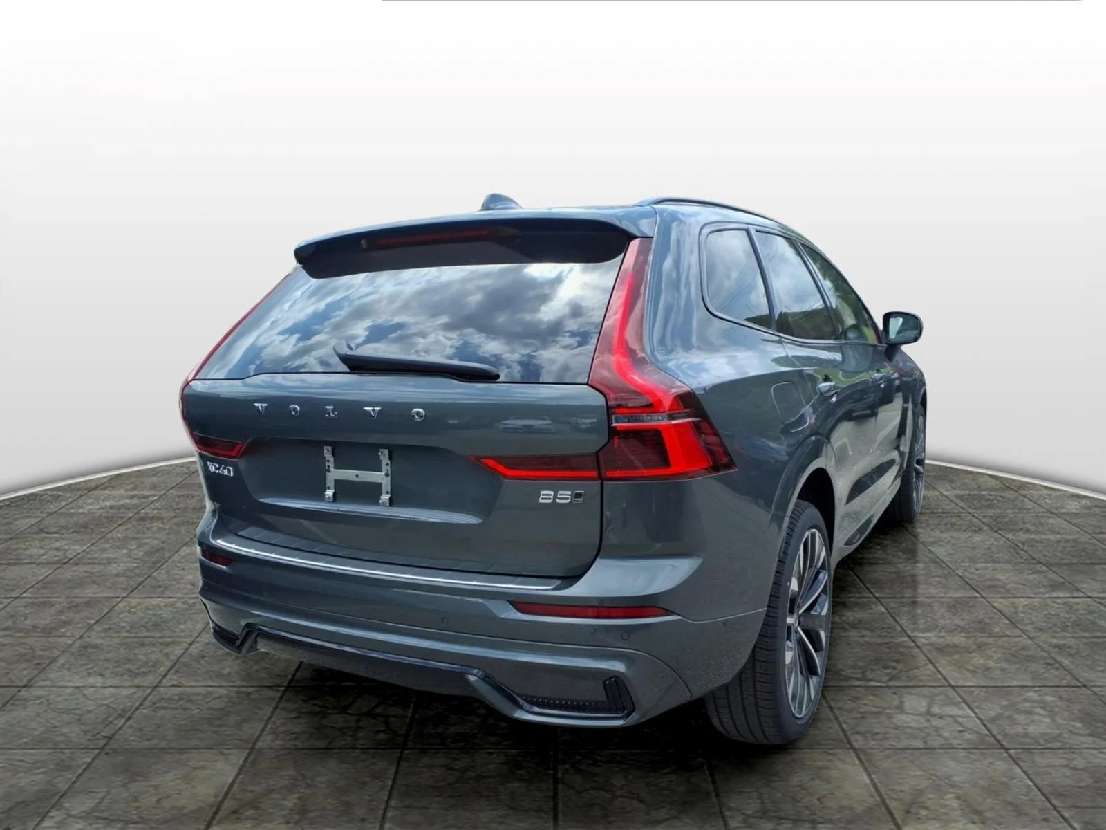 New 2026 Forest Lake Volvo Ultra image 3