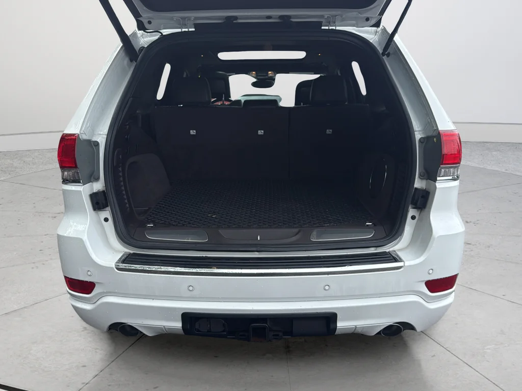 Used 2019 Off-white Jeep Overland image 9
