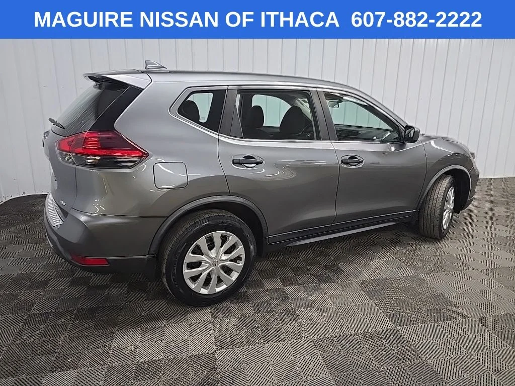 Used 2018 Gray Nissan S image 3