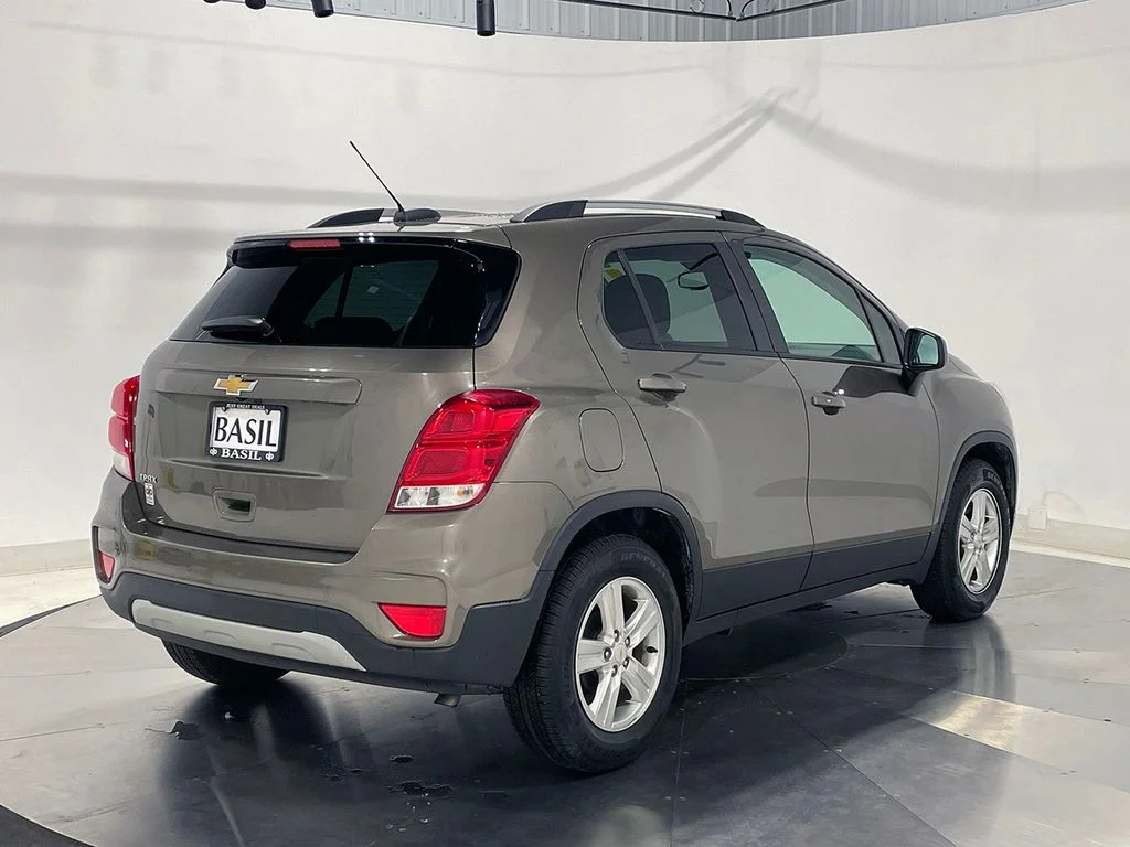 Used 2021 Gray Chevrolet LT image 11