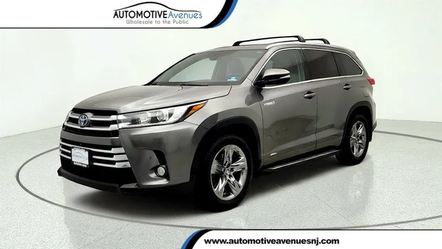 2018 Toyota Highlander Hybrid Limited Platinum V6 AWD w/ Running Boards & Remote Start
