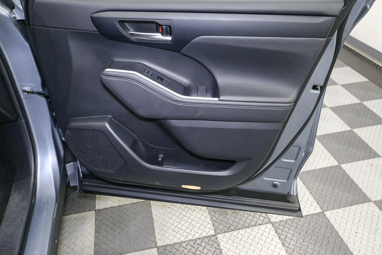 Used 2023 Moon Dust Toyota XLE image 22
