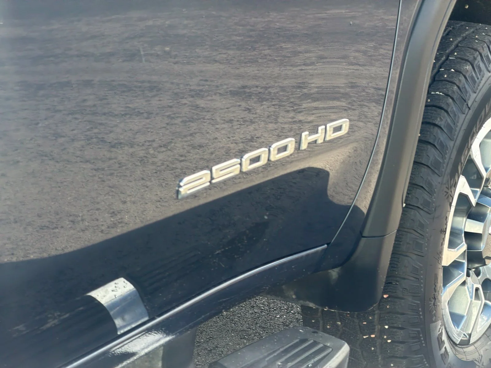 Used 2022 PACIFIC BLUE METALLIC GMC SLT image 11