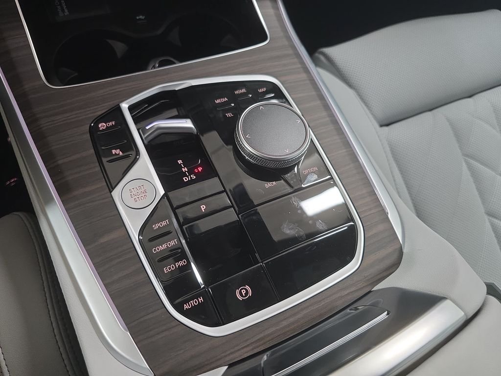 New 2026 Dravit Grey Metallic BMW sDrive40i image 13