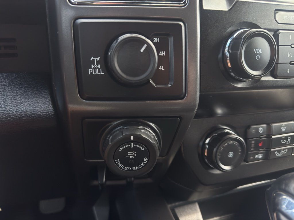 Used 2019 Oxford White Ford XLT image 24