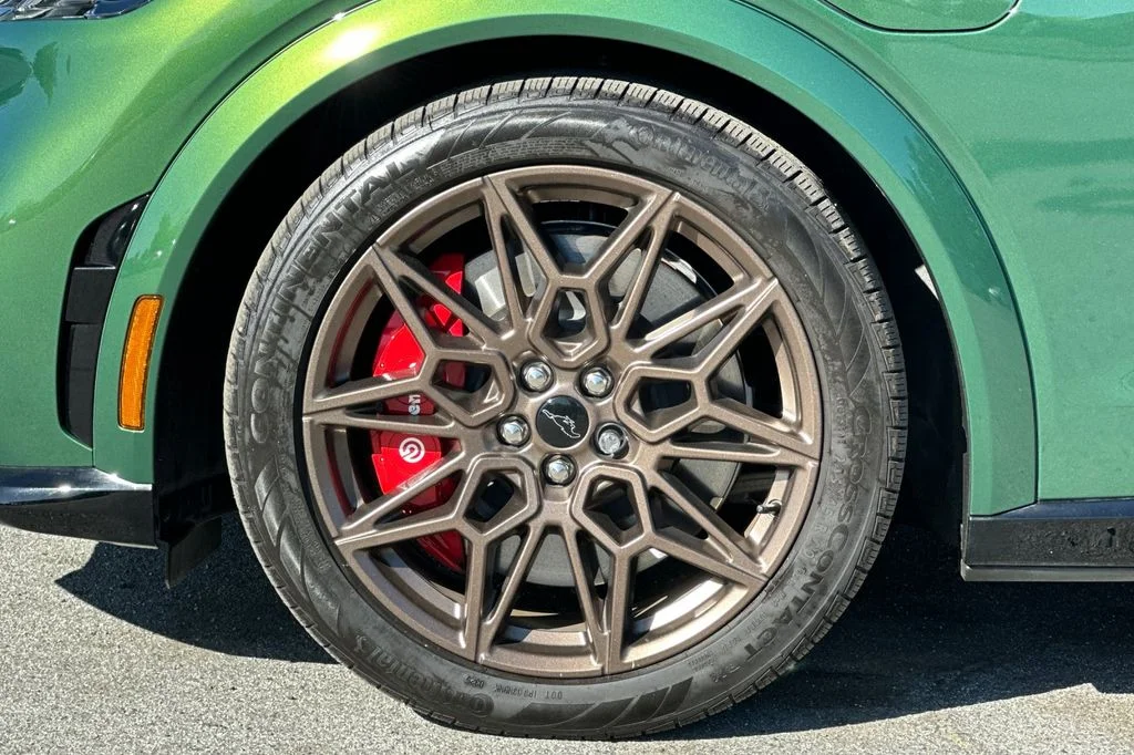 Used 2025 Green Metallic Ford GT image 23