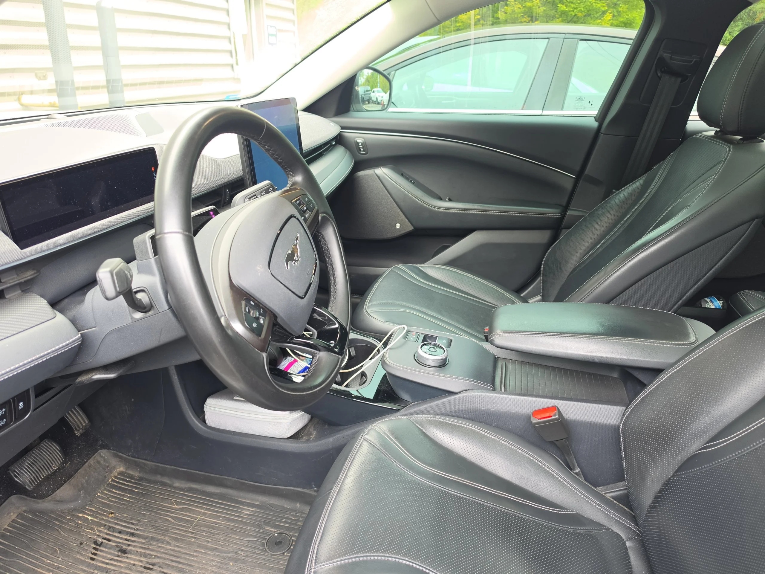 Used 2023 White Ford Premium image 8