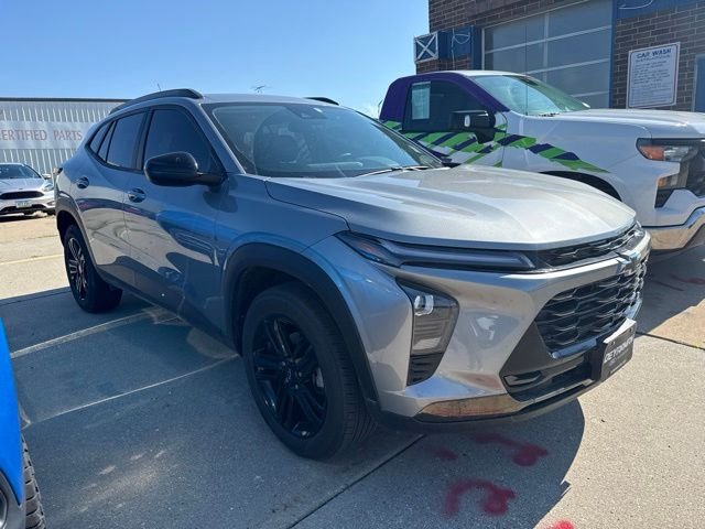 Used 2025 Gray Chevrolet ACTIV image 1
