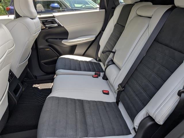 New 2025 Black Diamond Mitsubishi SE image 14