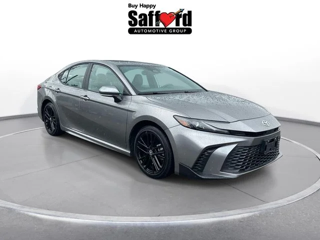 Used 2025  Toyota SE image 7