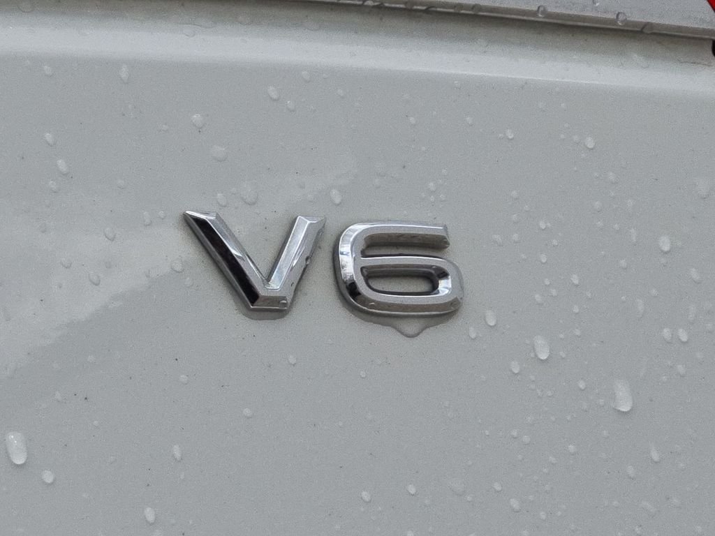 Used 2019 White Volkswagen 3.6L V6 SE image 33