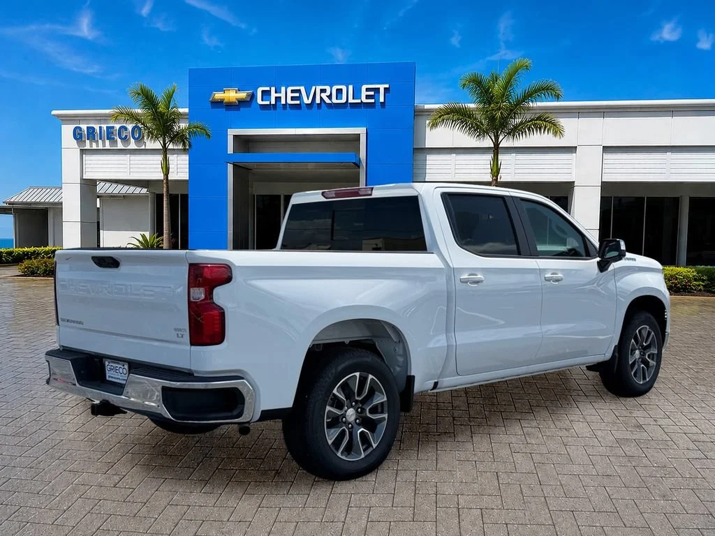 New 2026 Summit White Chevrolet LT image 7