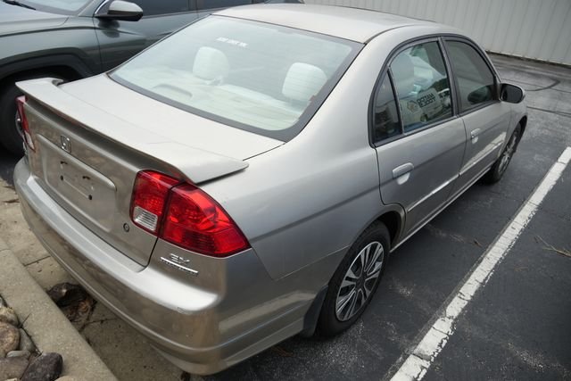 Used 2005  Honda EX image 14