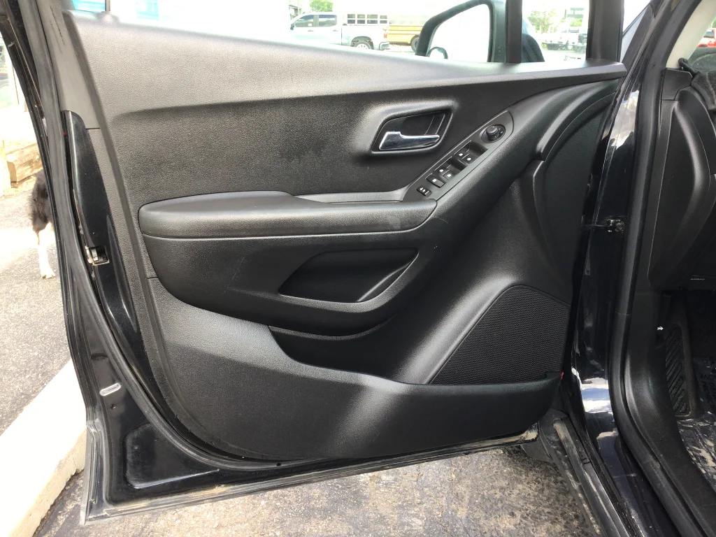 Used 2016 BLACK GRANITE METALLIC Chevrolet LT image 10