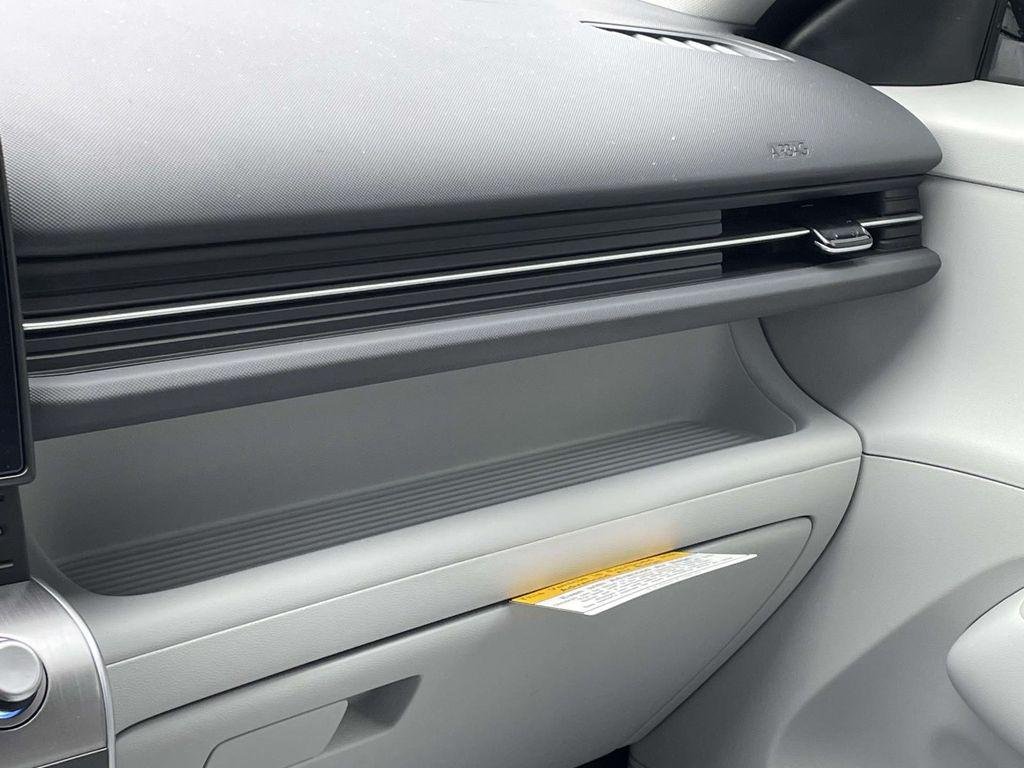 New 2026 White Hyundai SEL Sport FWD image 30